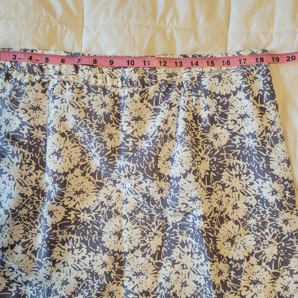 L.L Bean womans classic fit A-line linen & cotton blend floral skirt size large - Picture 3 of 14